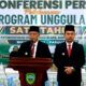 Bupati Pasaman Welly Suhery dan Wakil Bupati Parulian saat konferensi pers capaian Program Pasaman Bangkit di Lubuk Sikaping