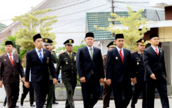 Bupati Pasaman Welly Suhery bersama Wakil Bupati Parulian Dalimunthe dalam kunjungan kerja meninjau program unggulan daerah