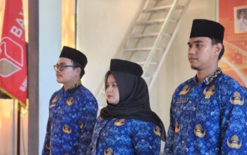 Pelantikan tiga staf Sekretariat Bawaslu Kabupaten Pesisir Selatan sebagai PNS formasi 2024