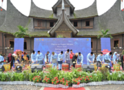 Gubernur Mahyeldi membuka Festival Minangkabau 2026 di Tanah Datar