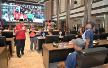 Gubernur Sumbar Mahyeldi Ansharullah menghadiri nonton bareng Piala Dunia 2026 bersama Forkopimda dan masyarakat di Aula Kantor Gubernur Sumbar.
