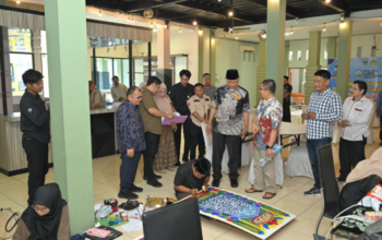 Gubernur Sumbar Mahyeldi Ansharullah meninjau pemusatan latihan kafilah MTQ Korpri Sumbar di BBPPKS Regional I Sumatera, Padang.