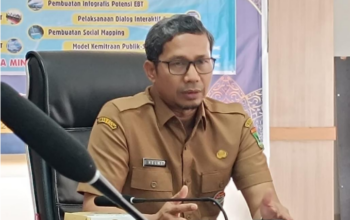 Kepala Dinas ESDM Sumbar Helmi Heriyanto memberikan penjelasan mengenai penerbitan IUP tambang batu andesit di Nagari Kasang Padang Pariaman.