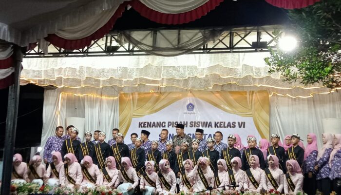 Malam Semarak, Haru dan Gembira Hiasi Acara Kenang Pisah Siswa Kelas V1 SDN.Angkatan 1