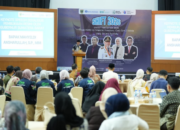 Gubernur Sumbar Mahyeldi Ansharullah membuka Sharia Financial Talk SHIFT 2026 di Aula Bank Indonesia Sumbar.