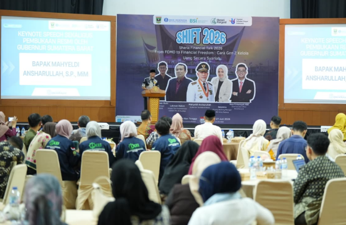 Gubernur Sumbar Mahyeldi Ansharullah membuka Sharia Financial Talk SHIFT 2026 di Aula Bank Indonesia Sumbar.