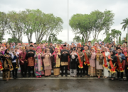 Gubernur Sumbar Mahyeldi memimpin Upacara Hari Keluarga Nasional 2026 di Kantor Gubernur Sumbar.