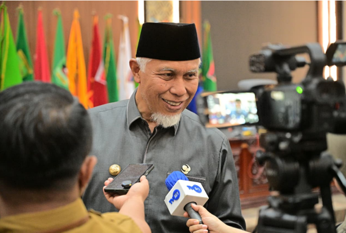 Gubernur Mahyeldi menjelaskan Sukuk Sumbar sebagai pembiayaan alternatif pembangunan daerah