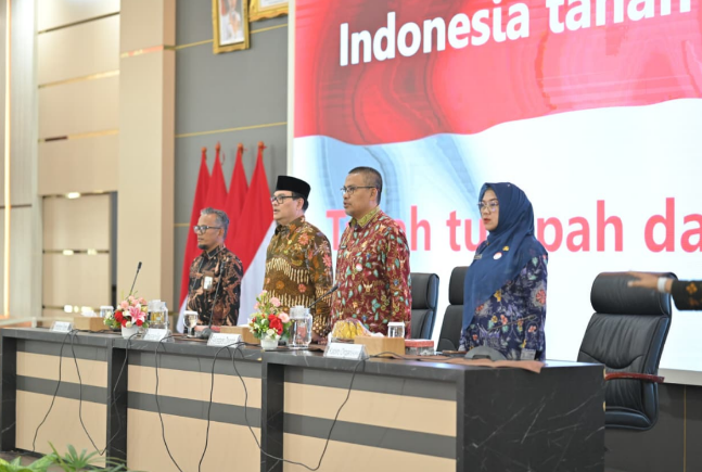 Sekda Sumbar Arry Yuswandi menghadiri Rakor Pengawasan Pelayanan Publik bersama Ombudsman RI di Padang