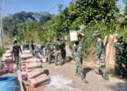 Satu Ember Pasir, Sejuta Manfaat: Gotong Royong TNI dan Warga Hadirkan Berkah di Desa Cukil