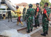 Tinjau Pengecoran Jalan Kedungpandan, Dansatgas TMMD 129 Bojonegoro Motivasi Prajurit
