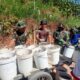 Dari Barisan Ember Tumbuh Berkah untuk Jalan Desa Cukil