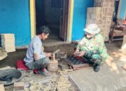 Kotak Besek Ikan Bandeng di Desa Cukil