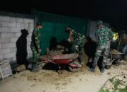 Tak Kenal Lelah! Satgas TMMD 129 Bojonegoro Kerja Lembur Rehab Rumah Ibu Saelah