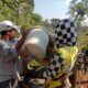 Harmoni Kerja Keras, Indahnya Gotong Royong Wujudkan Jalan Desa yang Lebih Baik