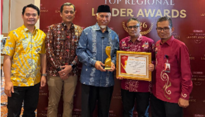 Mahyeldi Raih Disway Top Regional Leader Awards 2026 Berkat Penguatan Ekonomi Umat dan Budaya Halal