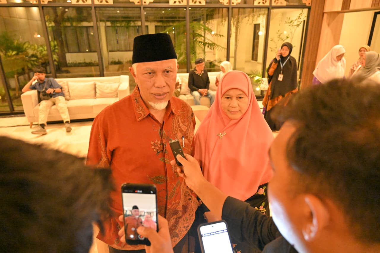 Gubernur Sumbar Mahyeldi Ansharullah menjelaskan rencana perbaikan ruas jalan Simpang Gudang Manggopoh–Padang Luar di Kabupaten Agam.