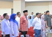 Gubernur Sumbar Mahyeldi Ansharullah membuka Simposium Awam Kanker 2026 di Hotel Truntum Padang.