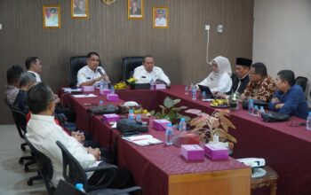 Dirjen Polpum Kemendagri Akmal Malik memimpin kegiatan komunikasi sosial kerukunan umat beragama di Kantor Kesbangpol Provinsi Sumatera Barat, Padang.