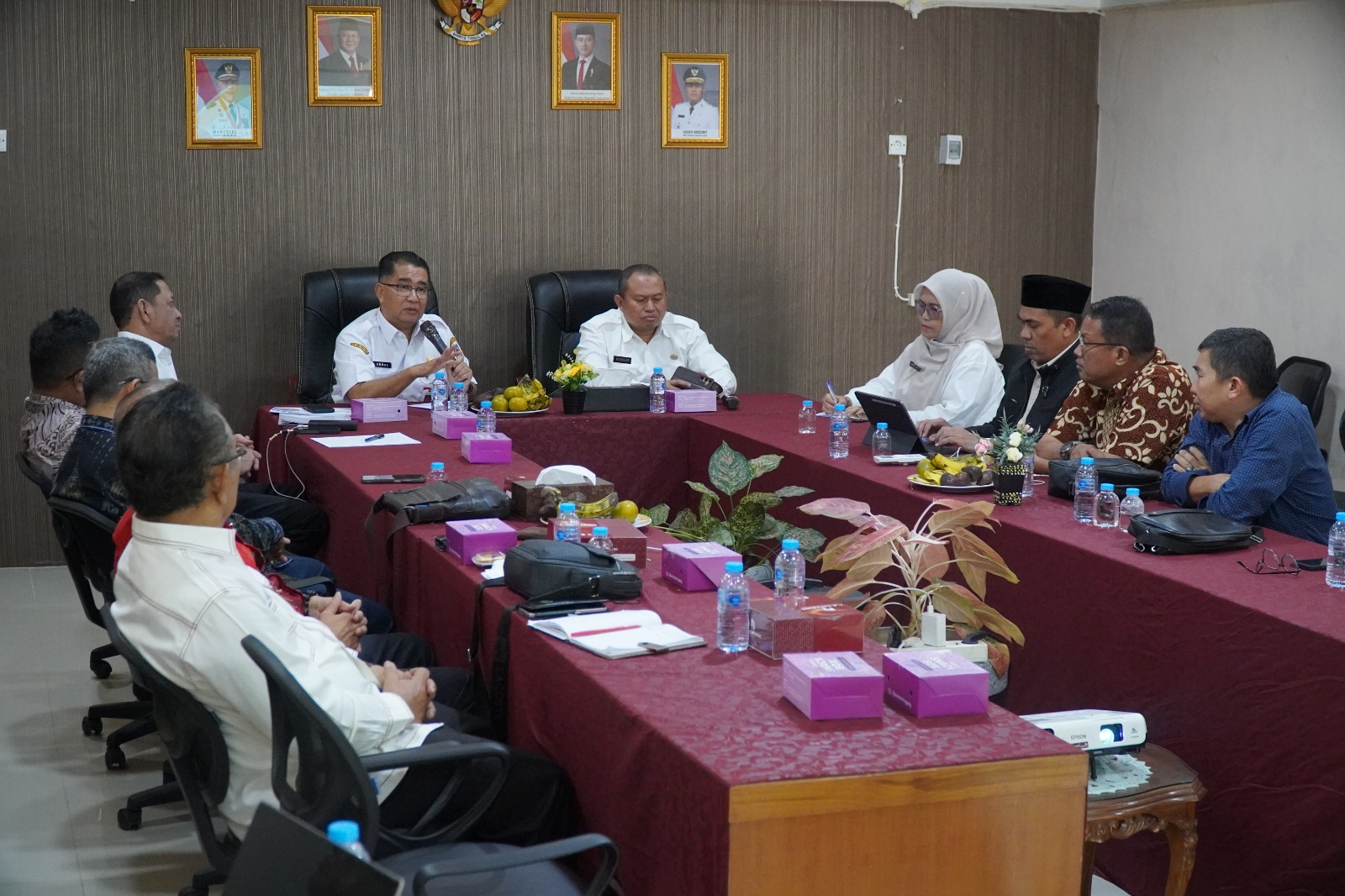 Dirjen Polpum Kemendagri Akmal Malik memimpin kegiatan komunikasi sosial kerukunan umat beragama di Kantor Kesbangpol Provinsi Sumatera Barat, Padang.