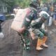 Satu Zak Semen di Pundak, Jalur Desa Cukil Cepat Garap