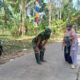 Kehangatan Tegur Sapa Warnai Kemanunggalan TNI dan Warga di Desa Cukil
