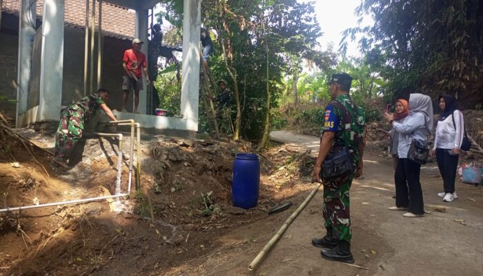 Persit KCK Koorcab Korem 073/Makutarama Kunjungi Posko TMMD dan Lokasi Sumur Bor di Desa Cukil