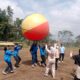Semarak Kemerdekaan ke-81: Lomba Bola Besar Tingkat Guru Mempererat Kebersamaan TNI-Warga Cukil