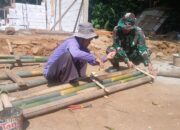 Memperkokoh Scaffolding, Warga dan Prajurit Pilih Bambu Tua untuk Pembangunan di Desa Cukil