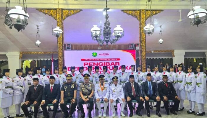 Bupati Sumenep Kukuhkan Pasukan Pengibar Bendera Merah Putih