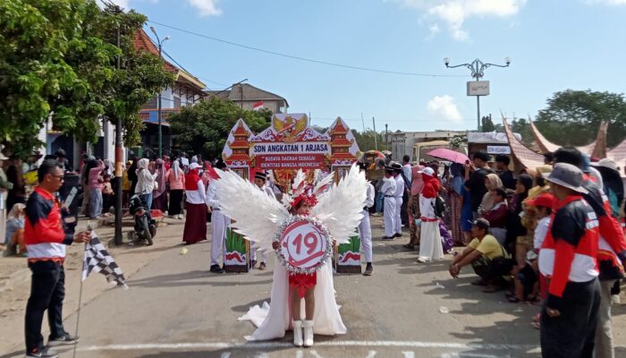 Semarak Merdeka, Lomba Karnaval Tingkat SD/MI Se Kecamatan Arjasa Sumenep Meriahkan HUT RI ke 81