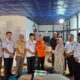 Sekda Ketapang Menyerahkan Tali Asih ke Keluarga Almarhum Taufik Hidayat