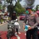 Polsek Koto Tangah Bagikan Masker ke Pelajar dan Pengendara, Antisipasi Dampak Kabut Asap Karhutla