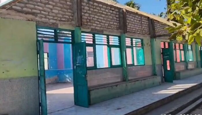Rehabilitasi Atap SMPN 1 Sapeken Telan Anggaran 800 Juta Asal Jadi, Pengelola Catut Nama ICW