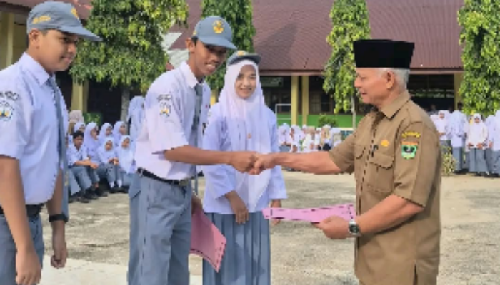 Tiga Siswa SMAN 1 Linggo Sari Baganti Wakili Pessel di OSN-P 2026, Armis Apresiasi Perjuangan Siswa