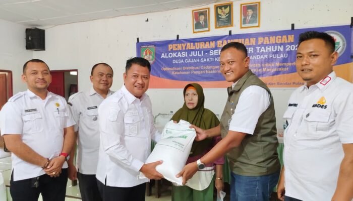 Bantuan Beras Pemerintah Pusat Disalurkan di Bandar Pulau, Wabup Asahan Ingatkan Transparansi