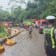 Truk CPO Terguling Tutup Badan Jalan, Dirlantas Polda Sumbar Kombes Pol H. M. Reza Chairul Akbar Sidiq Berlakukan Sistem Buka-Tutup